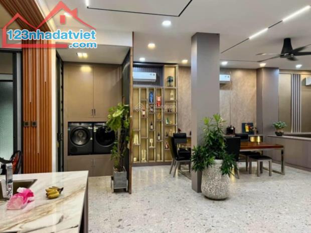BÁN BIỆT THỰ 3 TẦNG, MẶT TIỀN NB BÌNH HƯNG, SÁT TẠ QUANG BỬU, QUẬN 8, LÔ GÓC 141 m2, 14.2 - 1