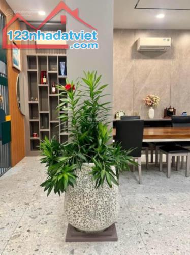 BÁN BIỆT THỰ 3 TẦNG, MẶT TIỀN NB BÌNH HƯNG, SÁT TẠ QUANG BỬU, QUẬN 8, LÔ GÓC 141 m2, 14.2 - 2