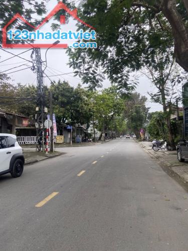 Bán đất 2 mặt tiền Thái Phiên tặng nhà 2 tầng, P Tây Lộc, TP Huế.