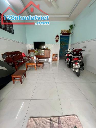 Chủ thở oxy, cần bán gấp nhà hẻm xe hơi C4, giảm  2 tỷ,150m, Bình Hưng Hòa A,chỉ 5.x tỷ.