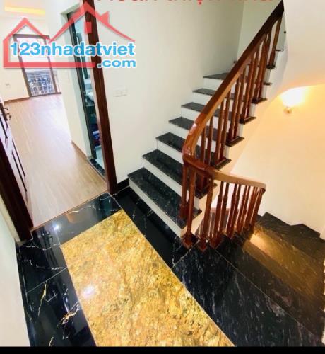 Bán nhà Ngọc Trục, Vị trí cực đẹp, 30m2, 5.9 tỷ