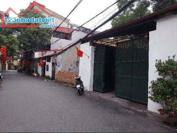 Bán nhà ở Hồng Tiến, Bồ Đề, sát mặt phố, ngõ oto vào rộng 142m, mặt tiền: 5.8m, 22 tỷ 4 - 2