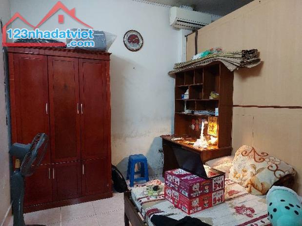 Bán nhà ở Hồng Tiến, Bồ Đề, sát mặt phố, ngõ oto vào rộng 142m, mặt tiền: 5.8m, 22 tỷ 4 - 3