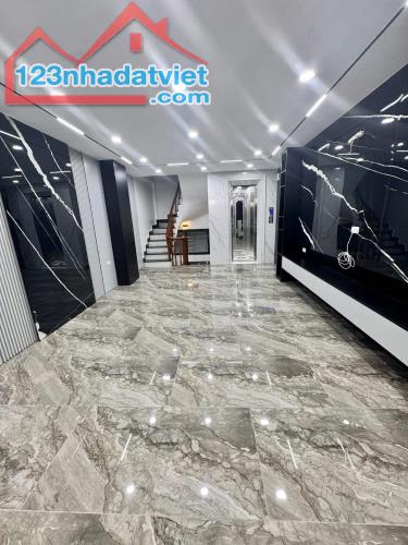 NHÀ 5 TẦNG TƯ ĐÌNH BÁT KHỐI LONG BIÊN, NGÕ THÔNG, Ô TÔ CÁCH NHÀ 30M - HÀNG XÓM VINCOM