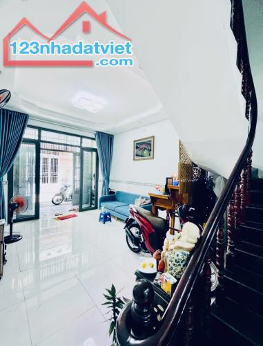 Bán nhà Nguyễn Cửu Vân, P.17 ,HXH , 79m2,3 tầng, 5x15m, không QH - 1