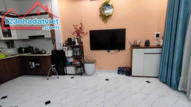 THẠCH BÀN, GẦN AEON MALL, 30m2 x 5 TẦNG, NGÕ NÔNG, CẠNH TRƯỜNG HỌC, 5.19 tỷ