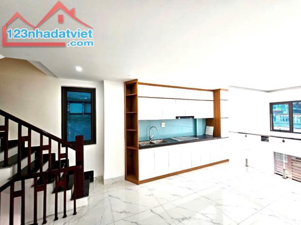 SIÊU PHẨM LONG BIÊN - 50 M² - LÔ GÓC - 6 TẦNG THANG MÁY - NHÀ MỚI - OTO 7 CHỖ THÔNG - 3 BƯ - 3