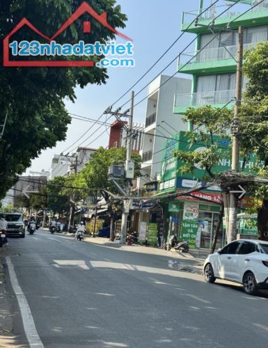 Mặt tiền Âu Dương Lân, P.3, Q.8, DT: 4 X 19m, hai tầng, giá 18 tỷ 5.