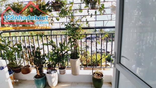 Bán gấp căn hộ72m2 full nội thất - 2,5x tỷ(x thỏa thuận) - 1