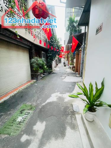 CỰC HIẾM PHỐ AN DƯƠNG VƯƠNG - Ô TÔ VÀO NHÀ - DIỆN TÍCH RỘNG - GIÁ BÁN KHÔNG CÓ CĂN THỨ 2