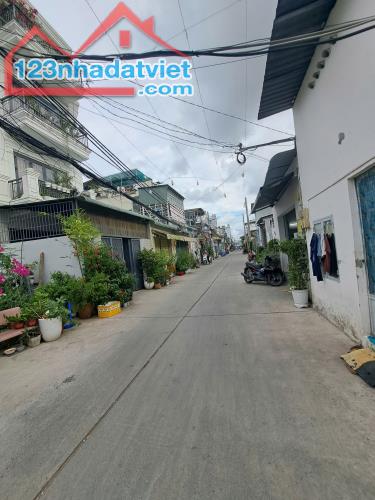 BÁN NHÀ SÁT MẶT TIỀN HUỲNH TẤN PHÁT Q7 – XE HƠI VÀO NHÀ – CHỈ 10.5 TỶ, LH 0938827657 MS