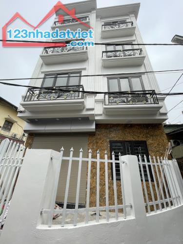 5.98 tỷ nhà lô góc Ngọc hồi, Thanh Trì, 62m2 xây 4 tầng , ô tô gần - 6 phòng khếp kín.