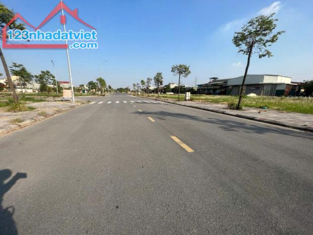 Phù Khê, 4,5 tỷ, 90m2, đẹp, nhiều tiện ích

Khu đô thị mới Phù Khê, đang chờ đón chủ nhân - 3