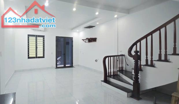 Bán Nhà Tam Trinh Xây Mới 2 Tầng 2 Phòng Ngủ Giá 2.68 Tỷ Nhà Chưa Sổ
