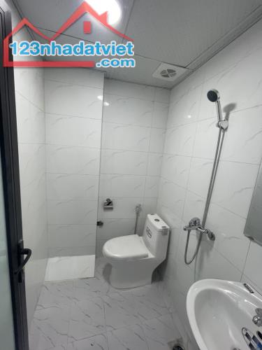Bán nhà xinh Yên Nghĩa, 33m2, 4.4 tỷ, oto tránh, nhà 5T