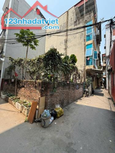 CẦN BÁN LÔ GÓC NGÔ QUYỀN – HÀ ĐÔNG  Diện tích: 53.4m²  Mặt tiền: 8.29m, hậu 8.30m