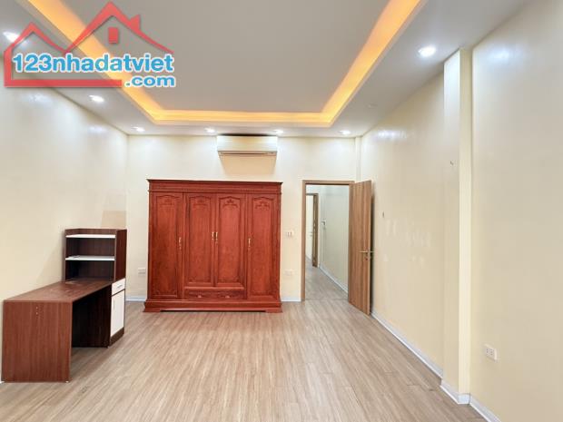 Bán nhà phố Lê Trọng Tấn, Thanh Xuân 65m2, 4 tầng, mặt tiền 4.6m Gara ô tô sát phố - 1