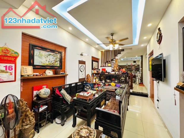 Bán nhà Linh Đàm ô tô đỗ cửa kinh doanh 50m2 5tầng 7.5tỷ