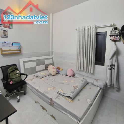 Bán nhà Phường 5 Gò Vấp, Ngang 4m, vuông vức, nhỉnh 4 Tỷ - 2