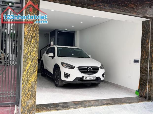 Bán nhà phố Đàm Quang Trung Long Biên,gara ô tô,thang máy, full nội thất.DT 35m -giá 9,3 ỷ