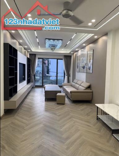 Bán nhà phố Đàm Quang Trung Long Biên,gara ô tô,thang máy, full nội thất.DT 35m -giá 9,3 ỷ - 1