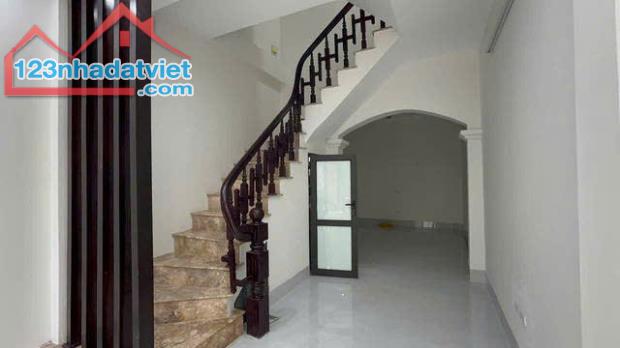 SIÊU HIẾM MẶT NGÕ HOÀNG NHƯ TIẾP, 5 TẦNG, 45M, NGÕ THÔNG, OTO ĐỖ CỬA, NHỈNH 9 TỶ - 2