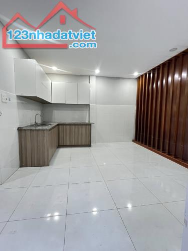 * Nhà mới tìm chủ - ngay Vincom Q9. - 1