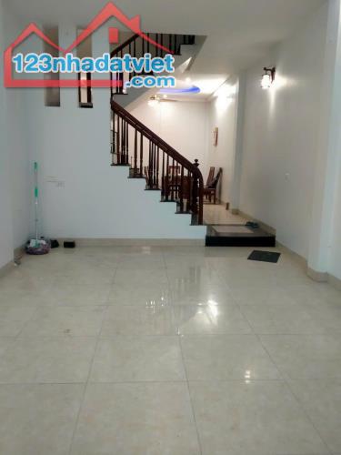 Bán nhà LK Dọc Bún 2 - 50m2 - ôtô tránh - nhà mới đẹp chỉ việc xách vali về ở - 3