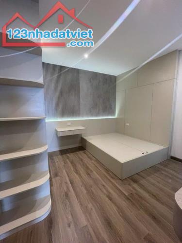 Bán nhà ngõ 135 phố Bồ Đề 60m, thang máy, ô tô vào nhà. - 4