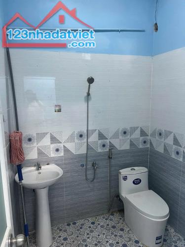 Bán nhà 200m2 MẶT TIỀN vừa ở vừa Kinh Doanh, giá rẻ hơn trong hẻm - 4