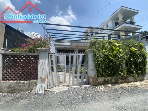Bán Nhà Lê Thị Lơ ,220m2, ngang đẹp 10m, Hẻm xe hơi 5m, xe hơi ngủ trong nhà. - 2