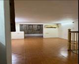 Cho thuê căn hộ Tập thể Tầng 2 Đường Thành 55m2, 5.5 Triệu