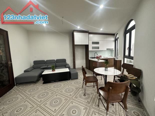 BÁN NHÀ NGỌC THỤY - LONG BIÊN - 6 TẦNG - THANG MÁY - GARA  - 41m² - MT 5M - giá 9,3 tỷ