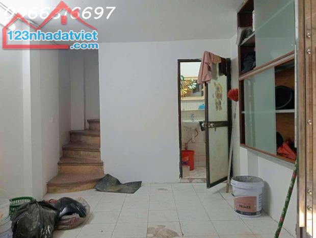 Cho thuê nhà trong ngõ rộng phố Phúc Tân, Phường Phuc Tân, Quận Hoàn Kiếm, Hà Nội