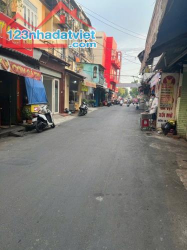 NGAY NGÃ TƯ PHÚ NHUẬN - NHÀ 4 TẦNG BTCT  - NGANG 4.5M - Chỉ 3.65 TỶ. - 4