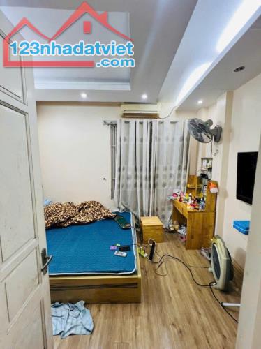 Bán Nhà Phố Trung Liệt trung tâm Đống Đa DT 33m2 x 5 tầng MT 4.1m Giá 8.99 Tỷ - 1