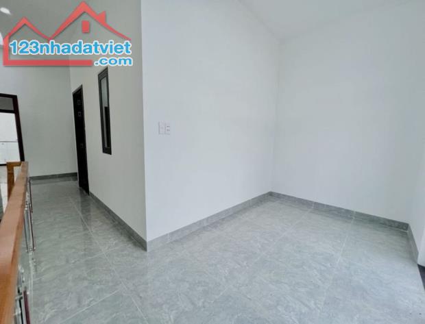 NHÀ SỔ HỒNG THỔ CƯ 90m2 GẦN PHƯỜNG BỬU LONG CHỈ 1ty7 ( còn bớt ) - 3