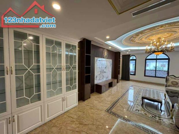 Nhà  đẹp , 40m,MT4m,  còn mới giá hơn 6 tỷ,ngõ rộng tại Ngọc Thuỵ - 2