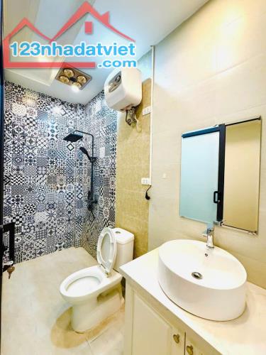 Nhà  đẹp , 40m,MT4m,  còn mới giá hơn 6 tỷ,ngõ rộng tại Ngọc Thuỵ - 3
