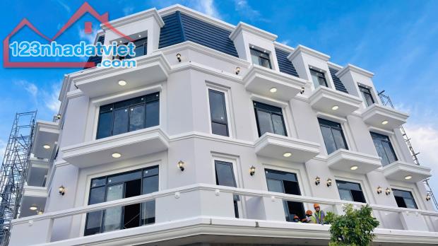 Nhà Phố Biển 04 Tầng, ra Biển 300m, trung tâm Phan Rang, cực đẹp và siêu vip - 2