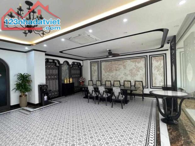 BÁN TÒA VĂN PHÒNG CAO CẤP ,CẦU GIẤY DÒNG TIỀN KHỦNG 200 M2-9 T - MT 15 M - 150 TỶ
