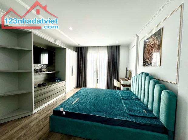 BÁN TÒA VĂN PHÒNG CAO CẤP ,CẦU GIẤY DÒNG TIỀN KHỦNG 200 M2-9 T - MT 15 M - 150 TỶ - 3