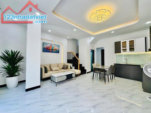 SIÊU PHẨM - 3 PN - GẦN ĐẠI HỌC CÔNG NGHIỆP , DT 58 M2, 4,5 x12 M . LÝ THƯỜNG KIỆT, P4 ,GV - 1