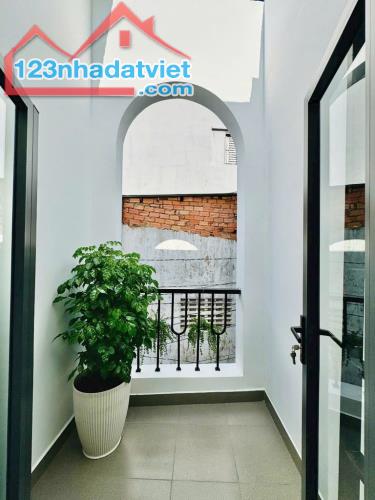 SIÊU PHẨM - 3 PN - GẦN ĐẠI HỌC CÔNG NGHIỆP , DT 58 M2, 4,5 x12 M . LÝ THƯỜNG KIỆT, P4 ,GV - 4