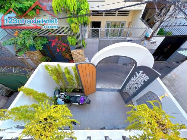 SIÊU PHẨM - 3 PN - GẦN ĐẠI HỌC CÔNG NGHIỆP , DT 58 M2, 4,5 x12 M . LÝ THƯỜNG KIỆT, P4 ,GV - 5