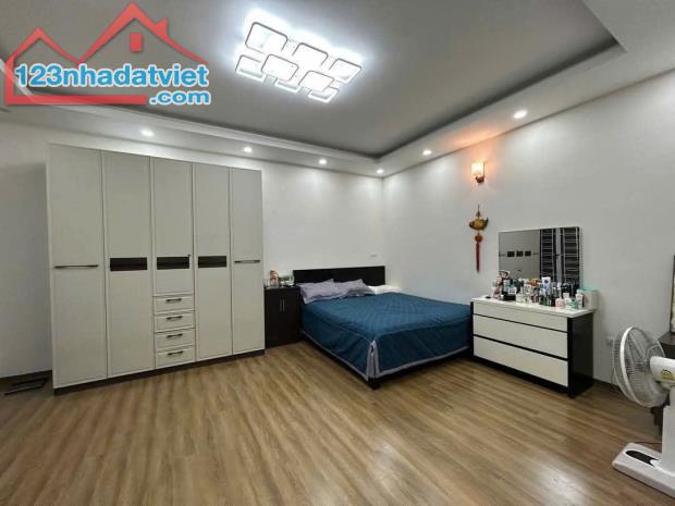 NHÀ DÂN XÂY - GẦN HỒ TÂY - GẦN PHỐ ĐI BỘ - KHU TÂY NHIỀU HƠN TA. NGÕ THOÁNG SÁNG KINH DOAN