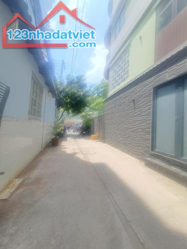 NHÀ ĐẸP BÁN - GIÁP QUANG TRUNG & PHẠM VĂN BẠCH GV - HXH SÁT MT - 52M² - 4 TẦNG HƠN 6 TỶ - 1