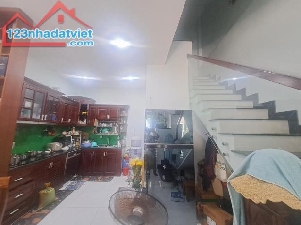 NHÀ ĐẸP BÁN - GIÁP QUANG TRUNG & PHẠM VĂN BẠCH GV - HXH SÁT MT - 52M² - 4 TẦNG HƠN 6 TỶ - 3