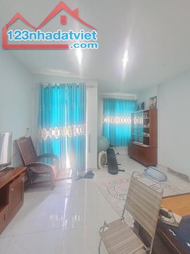 NHÀ ĐẸP BÁN - GIÁP QUANG TRUNG & PHẠM VĂN BẠCH GV - HXH SÁT MT - 52M² - 4 TẦNG HƠN 6 TỶ - 4