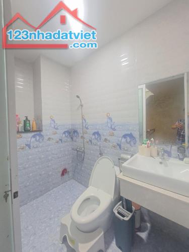 NHÀ ĐẸP BÁN - GIÁP QUANG TRUNG & PHẠM VĂN BẠCH GV - HXH SÁT MT - 52M² - 4 TẦNG HƠN 6 TỶ - 5